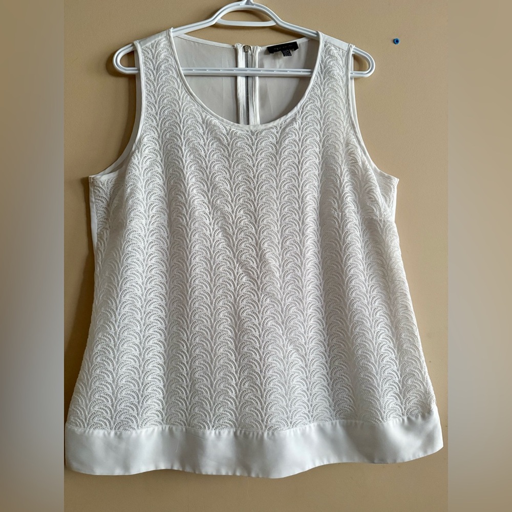Spense White Textured Tank Top
Size XL